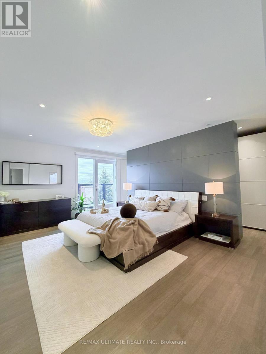 1139 Glengrove Avenue W, Toronto, Ontario  M6B 2K5 - Photo 24 - W13812820