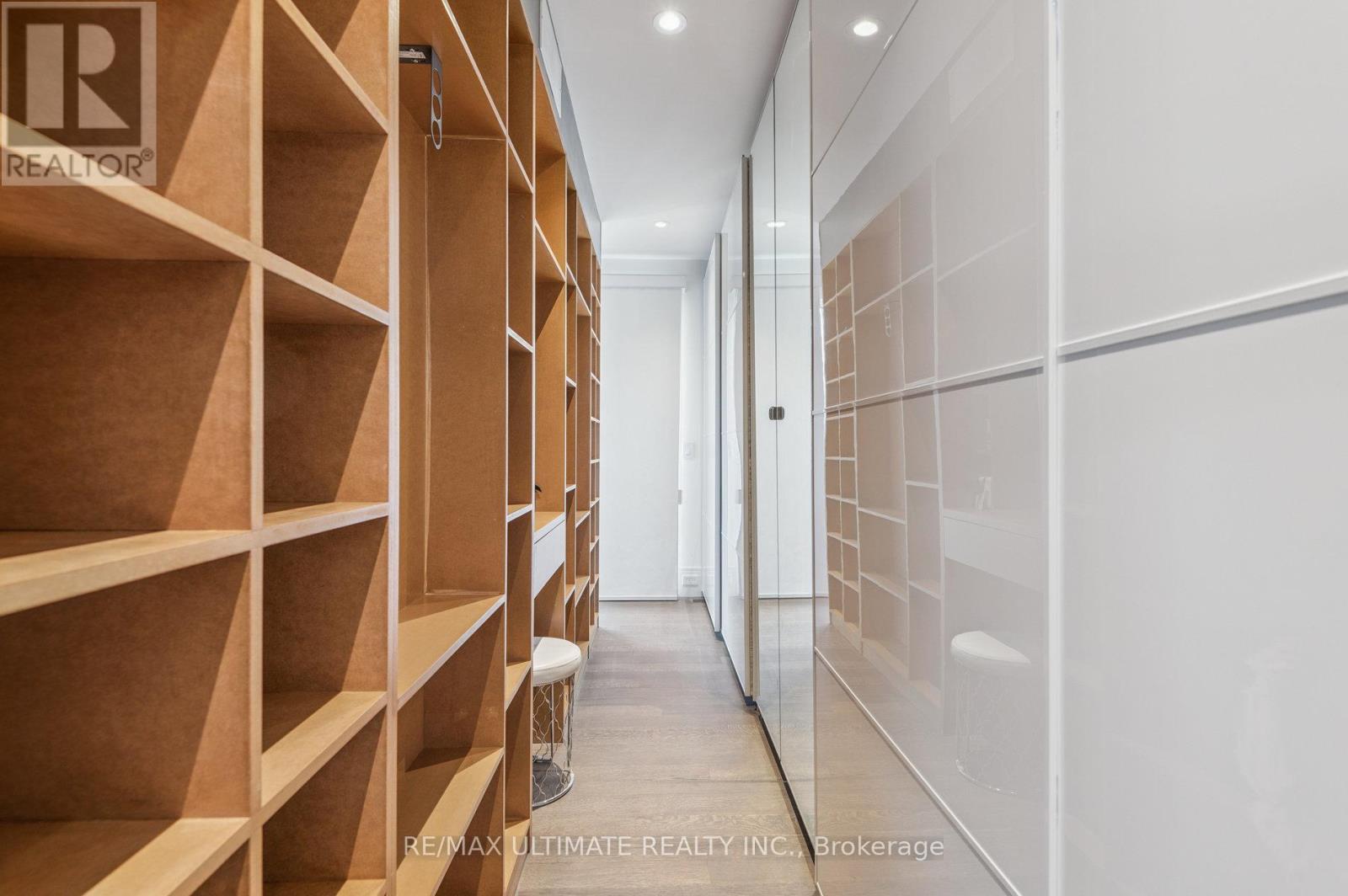 1139 Glengrove Avenue W, Toronto, Ontario  M6B 2K5 - Photo 28 - W13812820