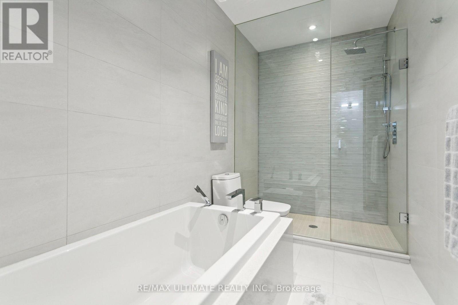1139 Glengrove Avenue W, Toronto, Ontario  M6B 2K5 - Photo 32 - W13812820