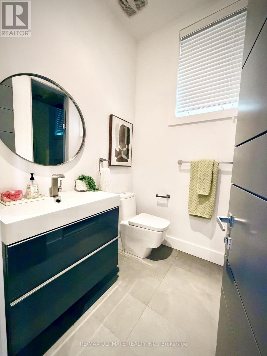 1139 Glengrove Avenue W, Toronto, Ontario  M6B 2K5 - Photo 38 - W13812820