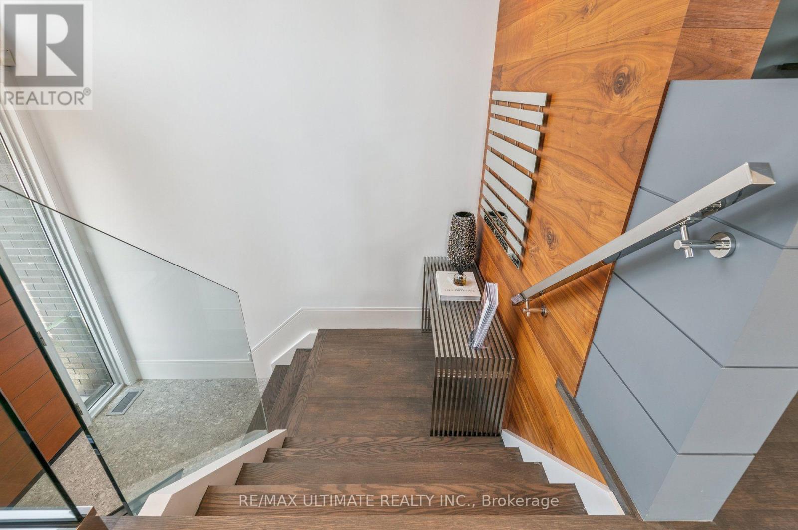 1139 Glengrove Avenue W, Toronto, Ontario  M6B 2K5 - Photo 5 - W13812820