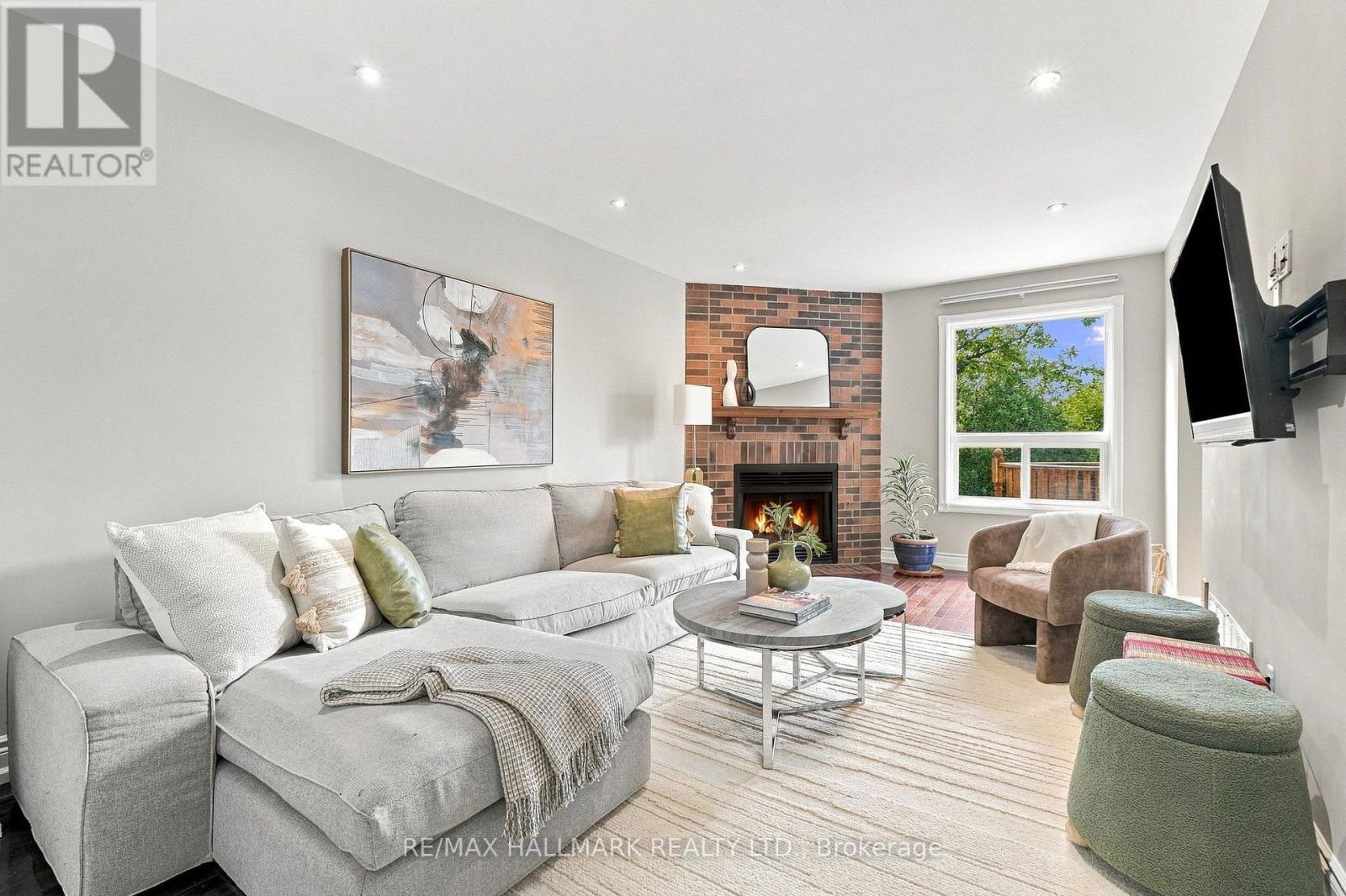 1246 Winterbourne Drive, Oakville, Ontario  L6J 7G2 - Photo 11 - W13812844