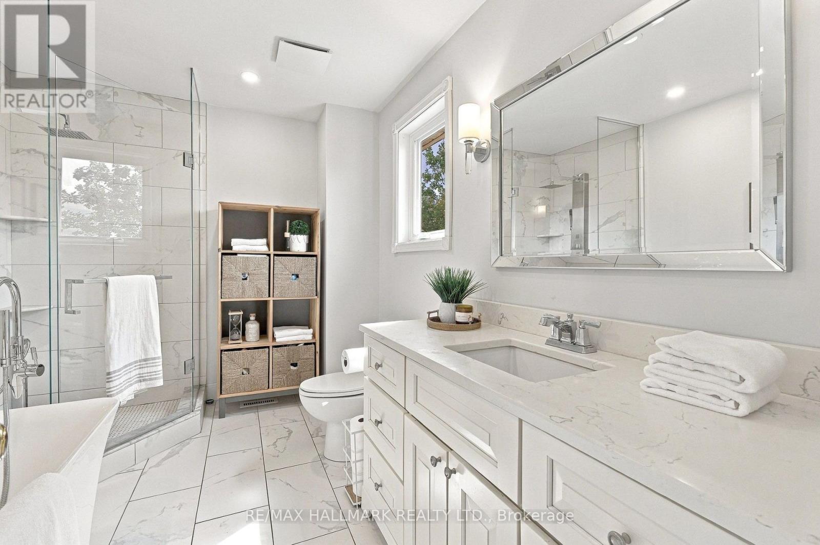 1246 Winterbourne Drive, Oakville, Ontario  L6J 7G2 - Photo 16 - W13812844