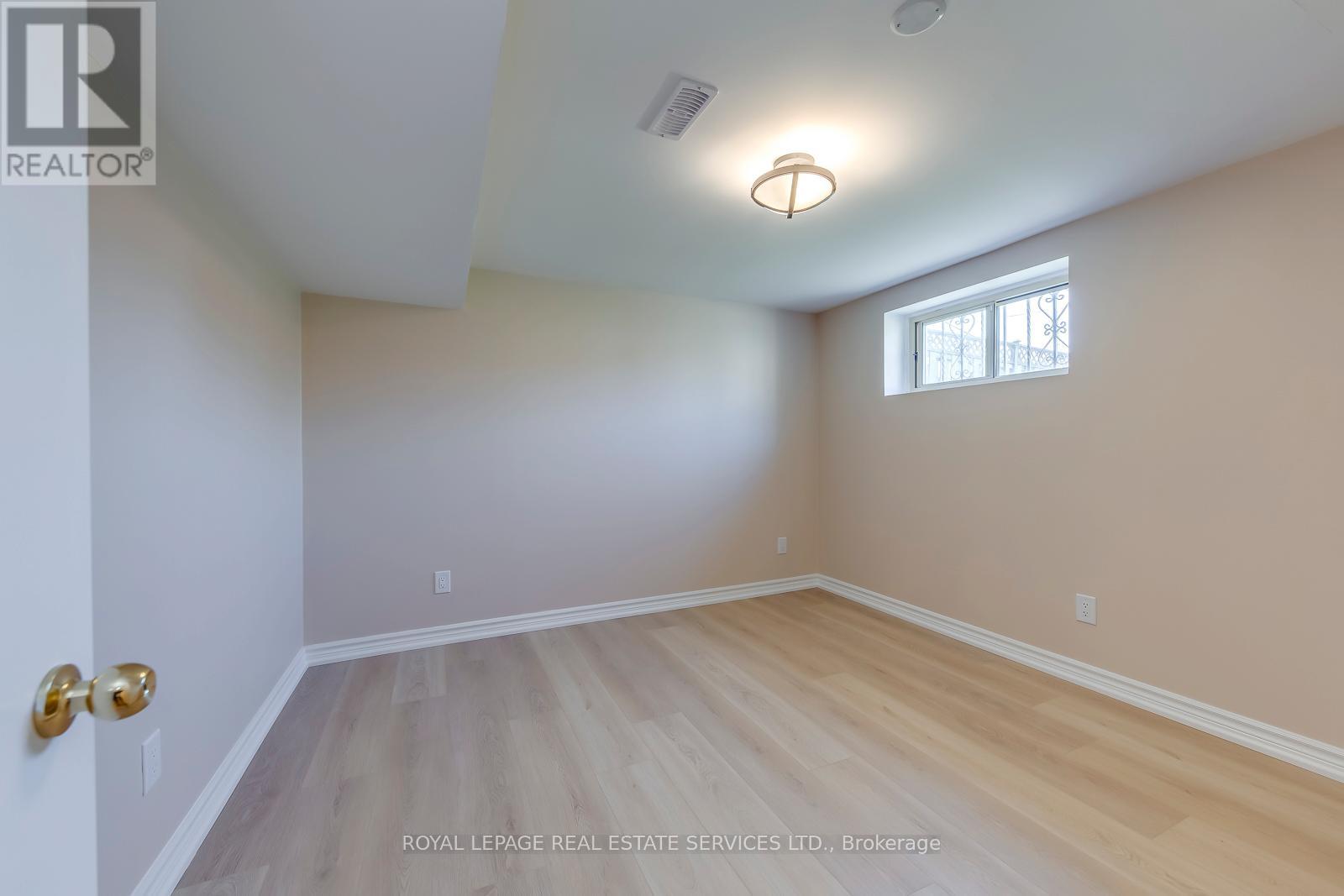 Bsmt - 383 Wentworth Street, Oakville, Ontario  L6K 1X1 - Photo 13 - W13812882