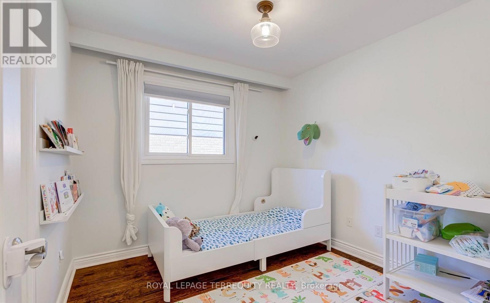 2474 Yarmouth Crescent, Oakville, Ontario  L6L 2M8 - Photo 11 - W13812928