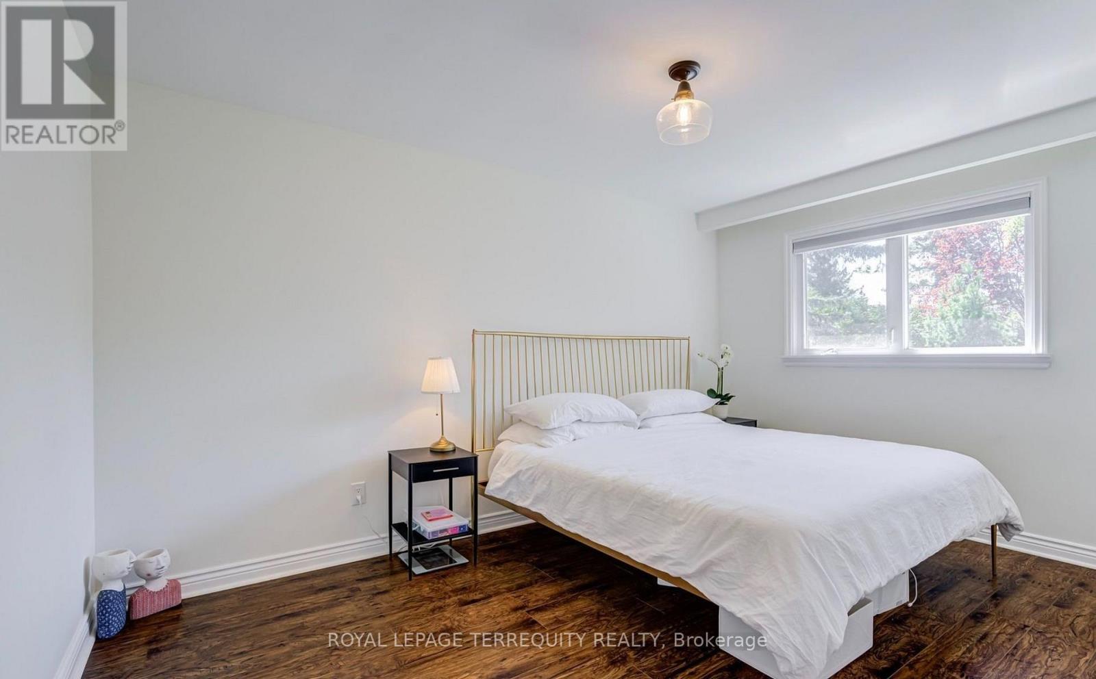 2474 Yarmouth Crescent, Oakville, Ontario  L6L 2M8 - Photo 12 - W13812928