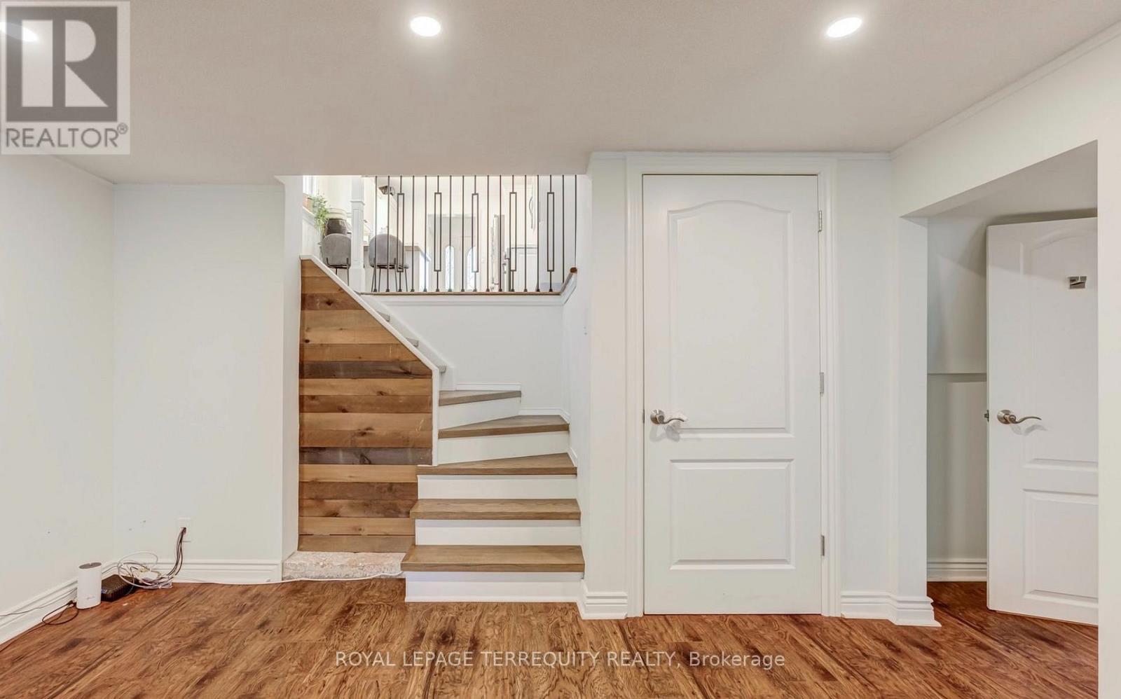2474 Yarmouth Crescent, Oakville, Ontario  L6L 2M8 - Photo 15 - W13812928