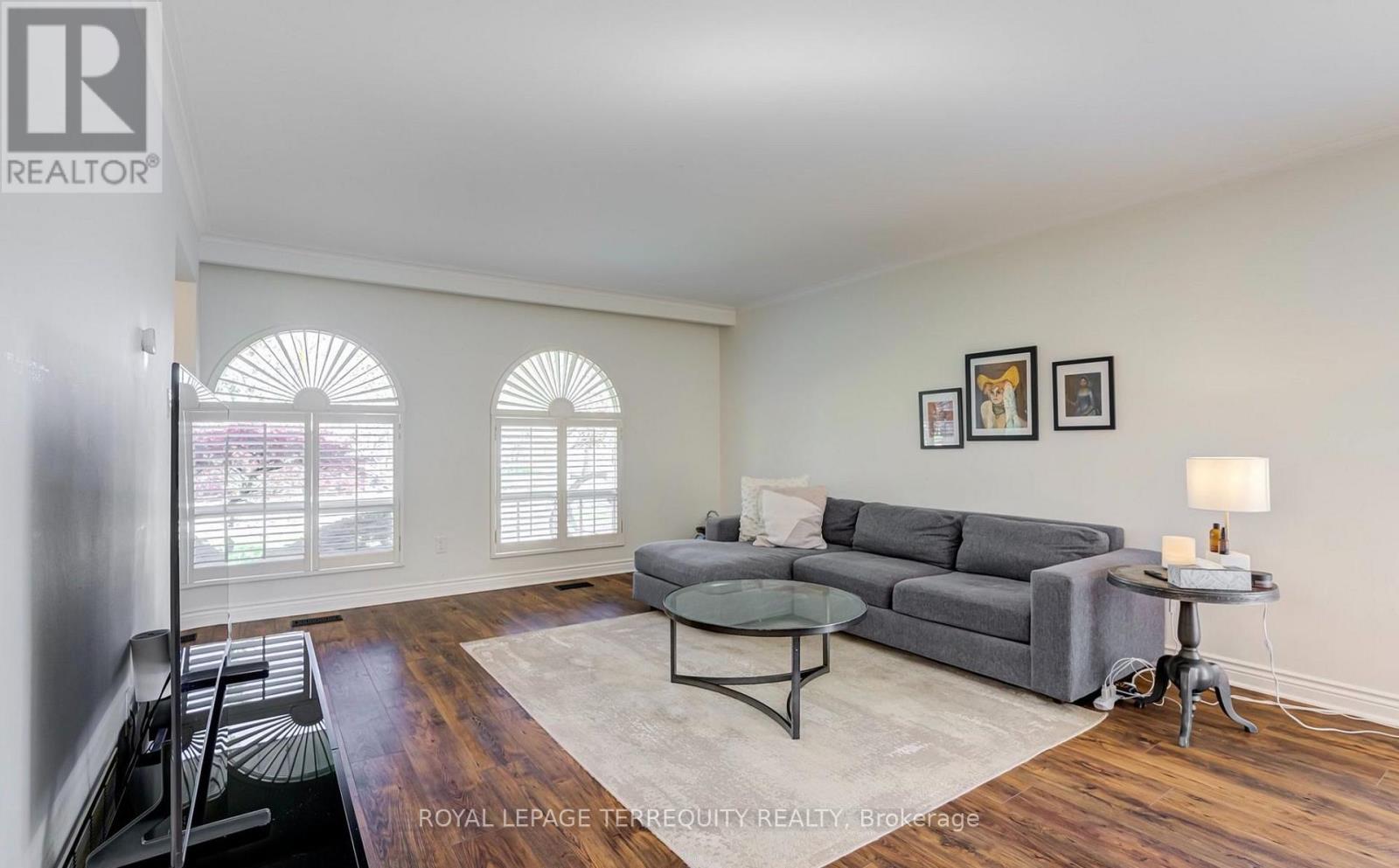 2474 Yarmouth Crescent, Oakville, Ontario  L6L 2M8 - Photo 6 - W13812928
