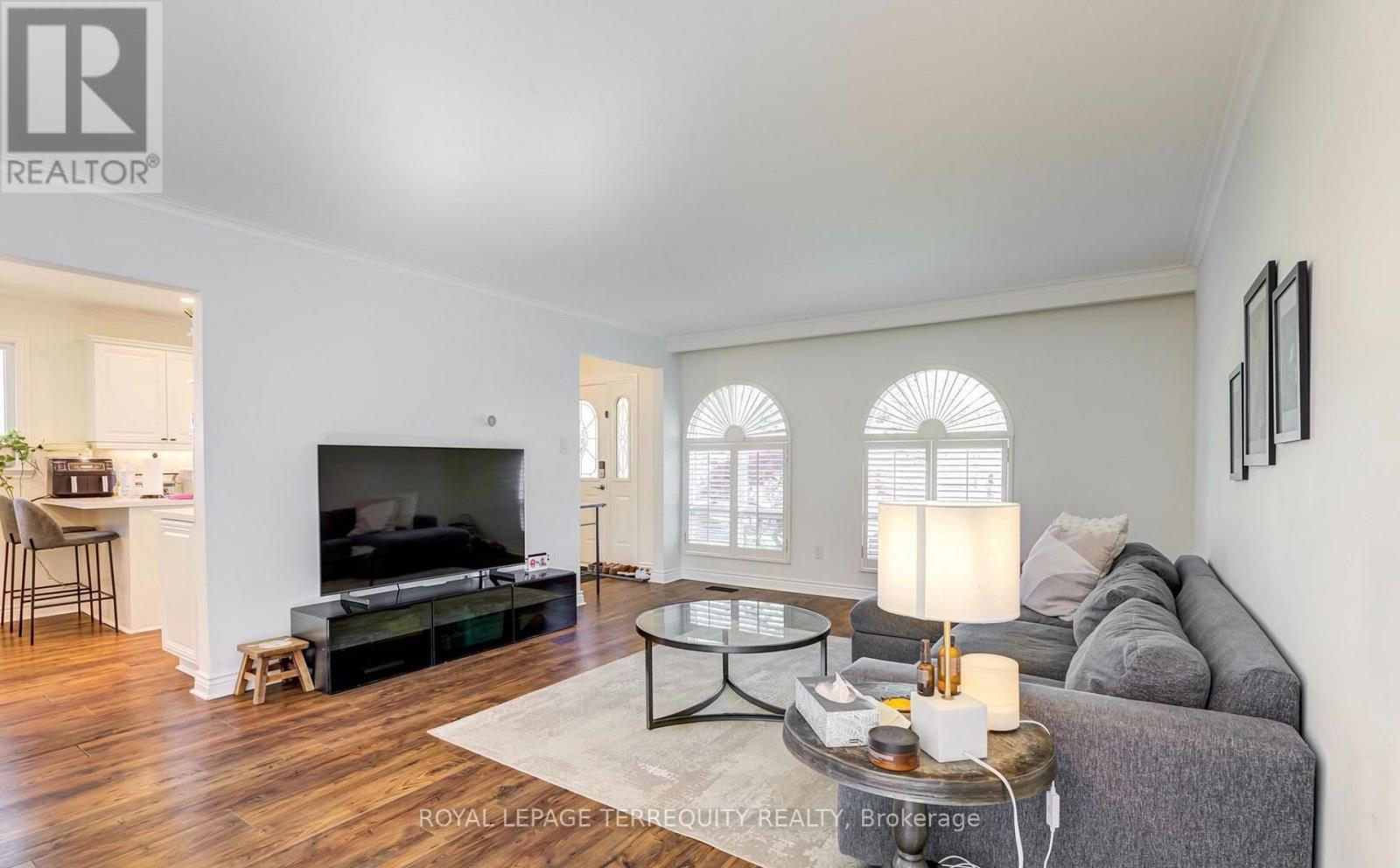 2474 Yarmouth Crescent, Oakville, Ontario  L6L 2M8 - Photo 8 - W13812928