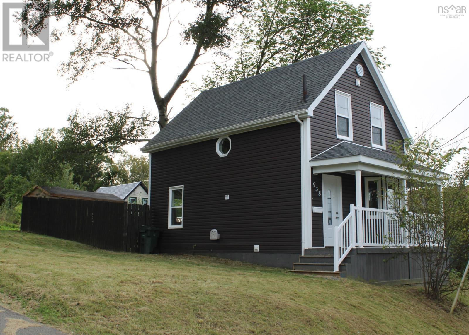 938 George Street, Sydney, Nova Scotia  B1P 1M3 - Photo 2 - 202623996