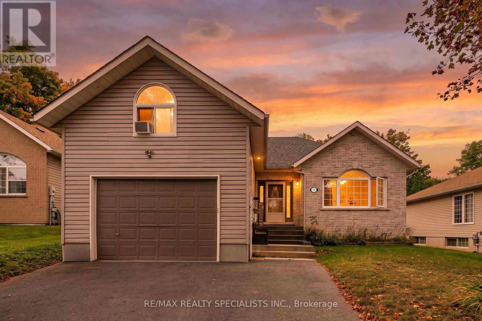 79 Oxford Street, Selwyn, Ontario  K0L 2H0 - Photo 1 - X13812838