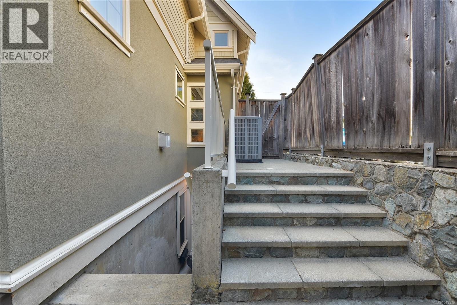 1059 Clare St