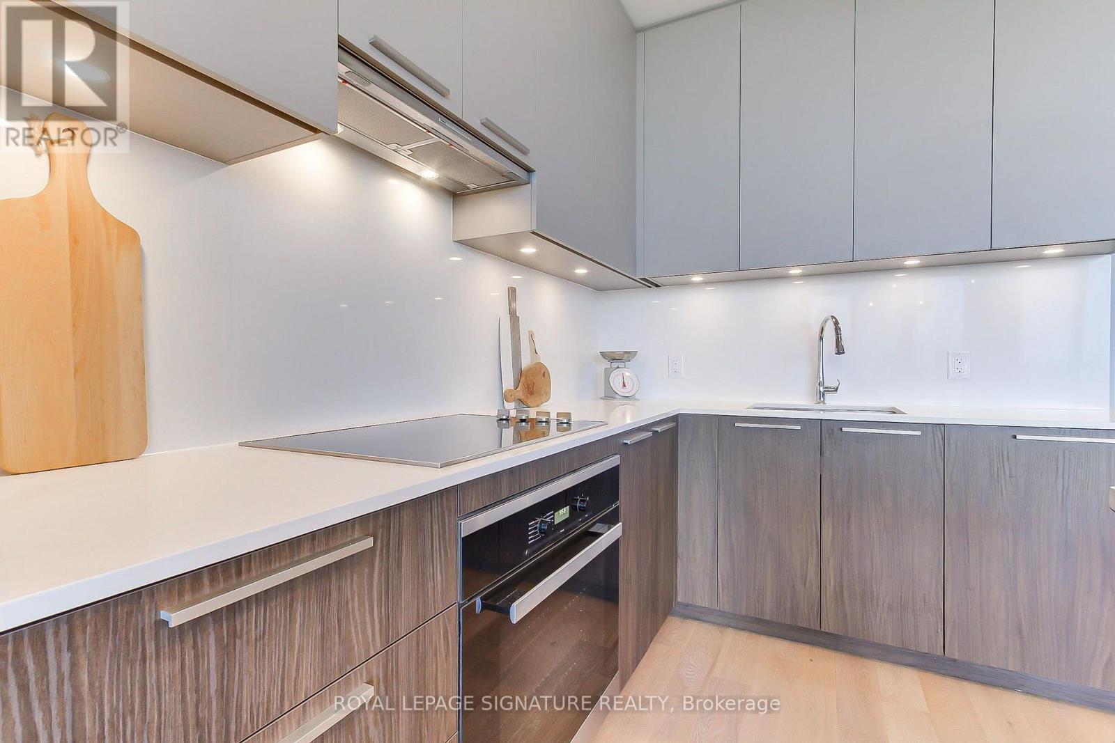2003 - 20 Brin Drive, Toronto, Ontario  M8X 0B2 - Photo 9 - W13808562