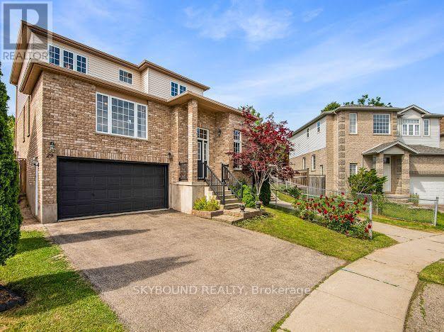 29 Blue Lace Crescent, Kitchener, Ontario  N2E 3W8 - Photo 4 - X13807154
