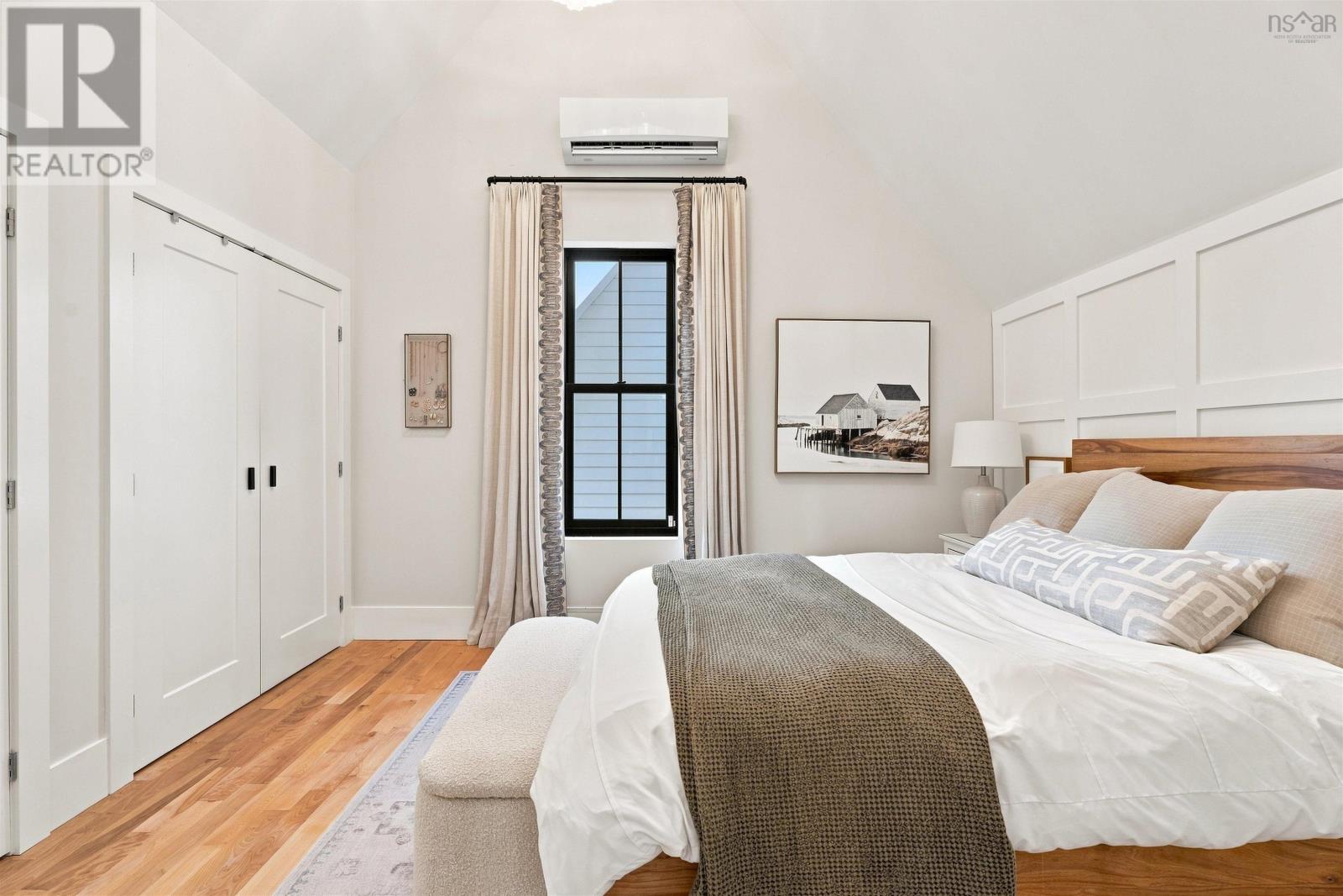 5675 Stanley Street photo 31