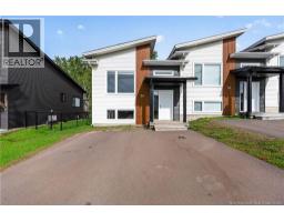 28 de la Colline Street, Dieppe, New Brunswick