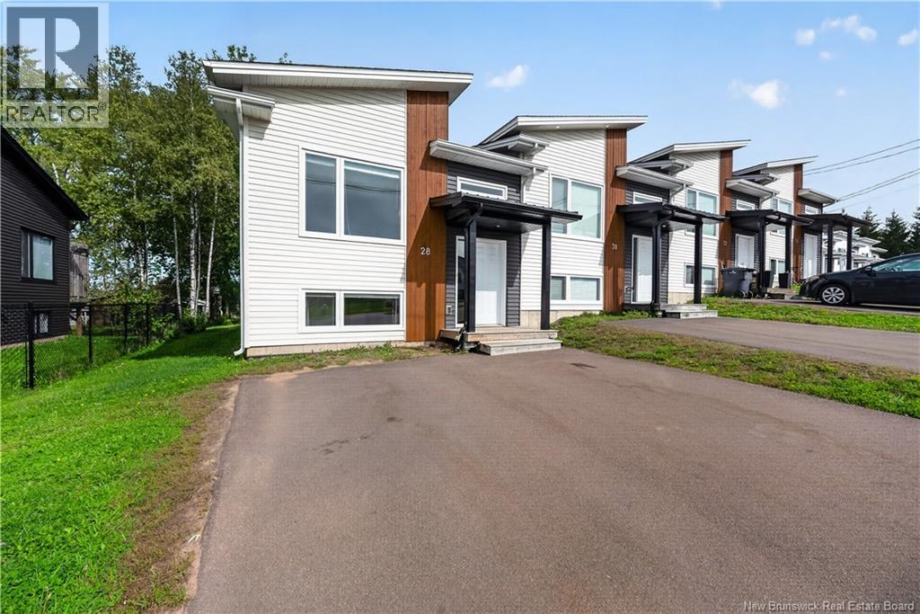 28 De La Colline Street, Dieppe, New Brunswick  E1A 6N3 - Photo 2 - NB148238