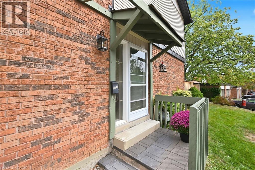 1576 Kerns Road Unit# 7, Burlington, Ontario  L7P 3A7 - Photo 4 - 40858257