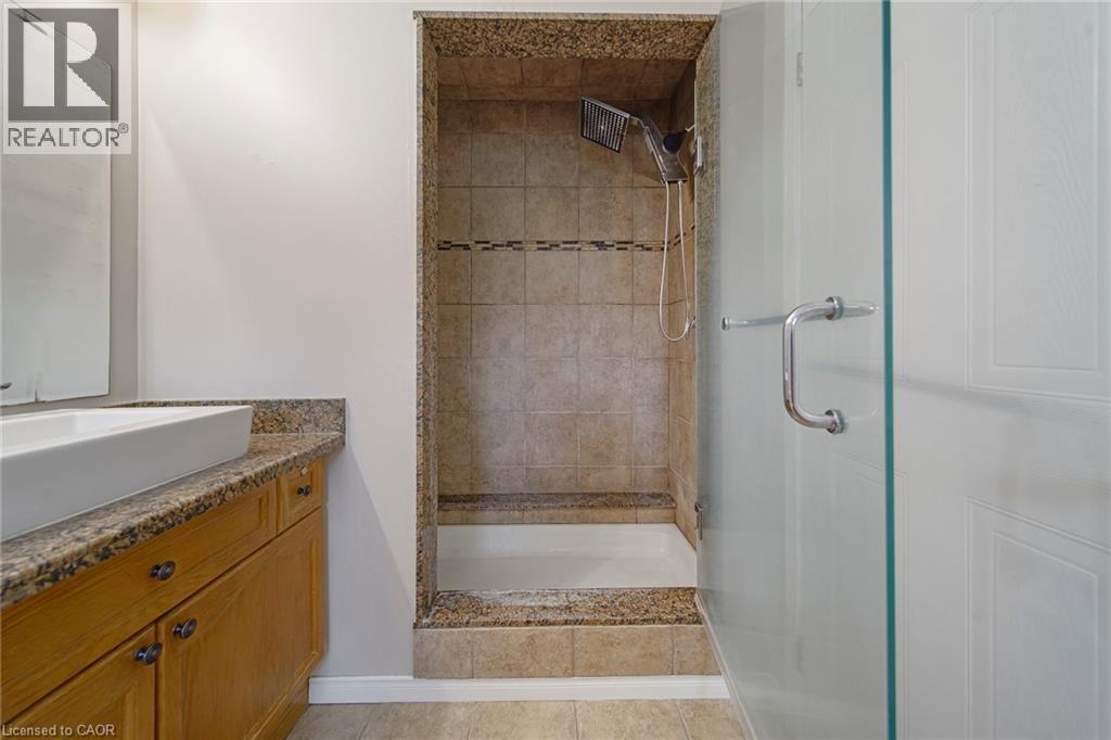 765 Brandenburg Boulevard, Waterloo, Ontario  N2T 2W9 - Photo 32 - 40862653