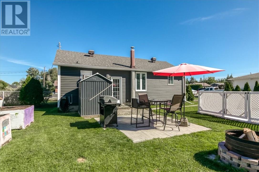 21 Roberta Avenue, Dowling, Ontario  P0M 1R0 - Photo 4 - 2130505