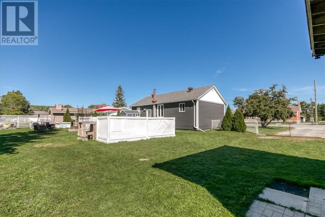 21 Roberta Avenue, Dowling, Ontario  P0M 1R0 - Photo 6 - 2130505