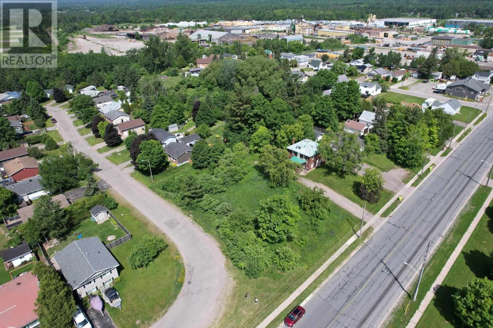 1051 Peoples Rd, Sault Ste. Marie, Ontario  P6C 3W3 - Photo 4 - SM260760