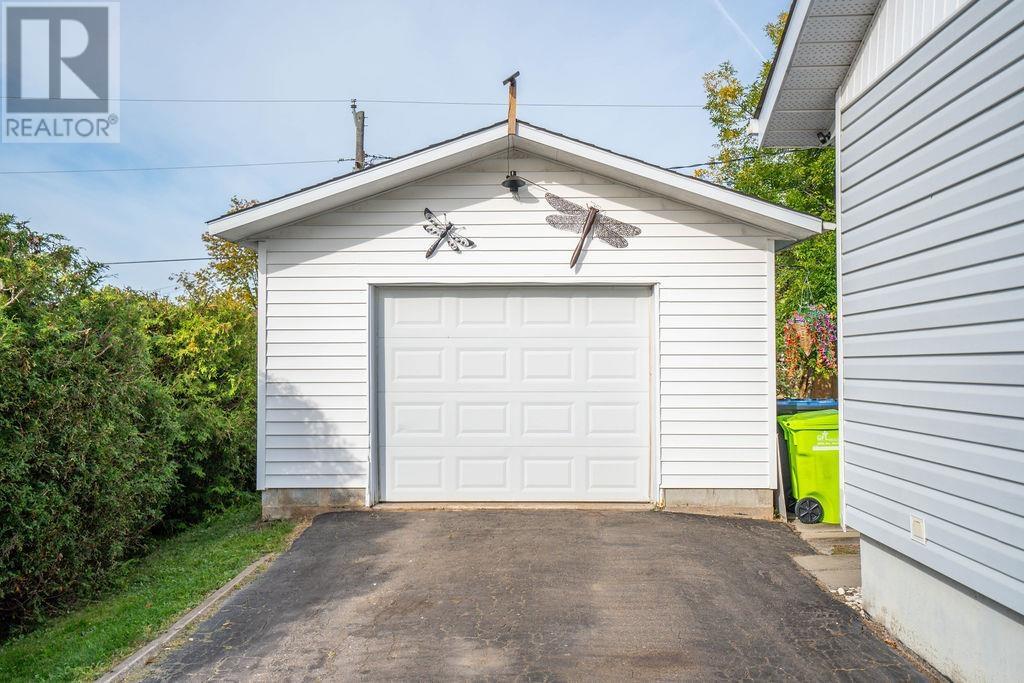 131 Allard St, Sault Ste. Marie, Ontario  P6B 5G3 - Photo 4 - SM262627
