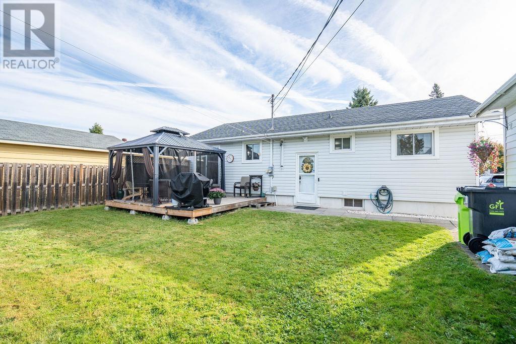 131 Allard St, Sault Ste. Marie, Ontario  P6B 5G3 - Photo 5 - SM262627