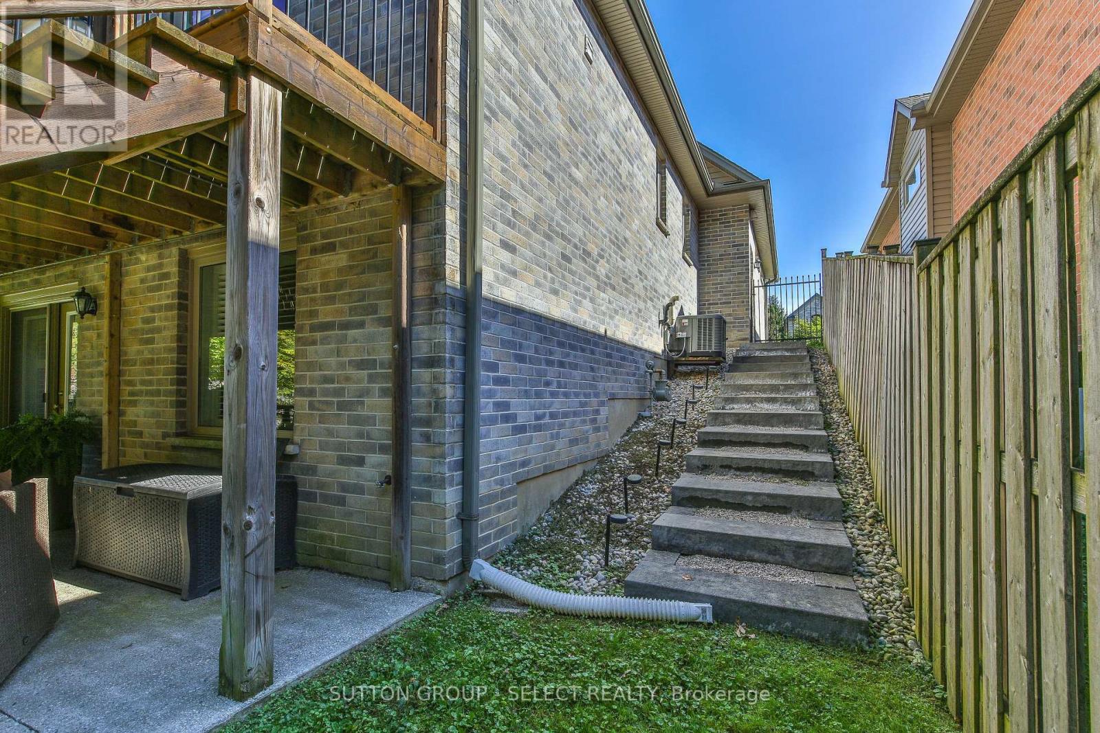 1940 Riverbend Road, London South, Ontario  N6K 0A2 - Photo 47 - X13812968