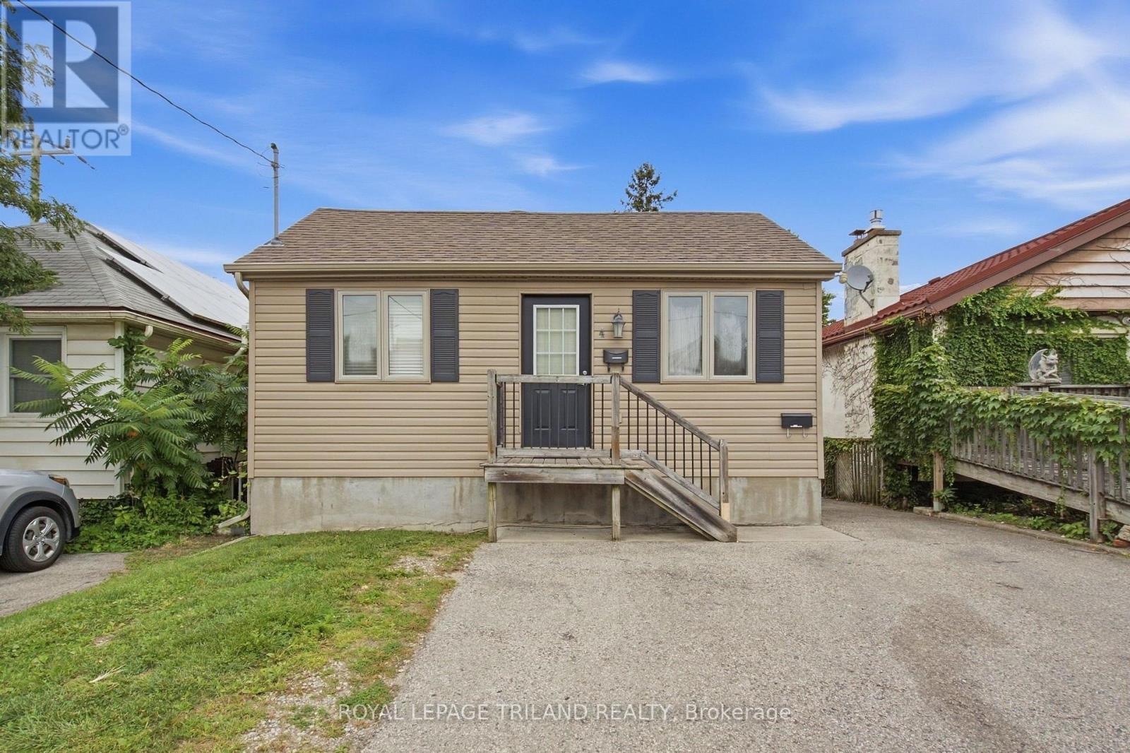 LOWER - 4 EMERY STREET W, London South, Ontario