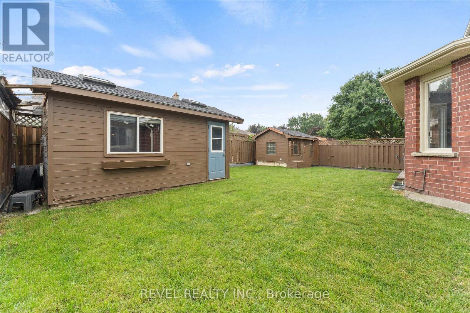 51 Napoleon Drive N, London East, Ontario  N5V 4A9 - Photo 39 - X13813302