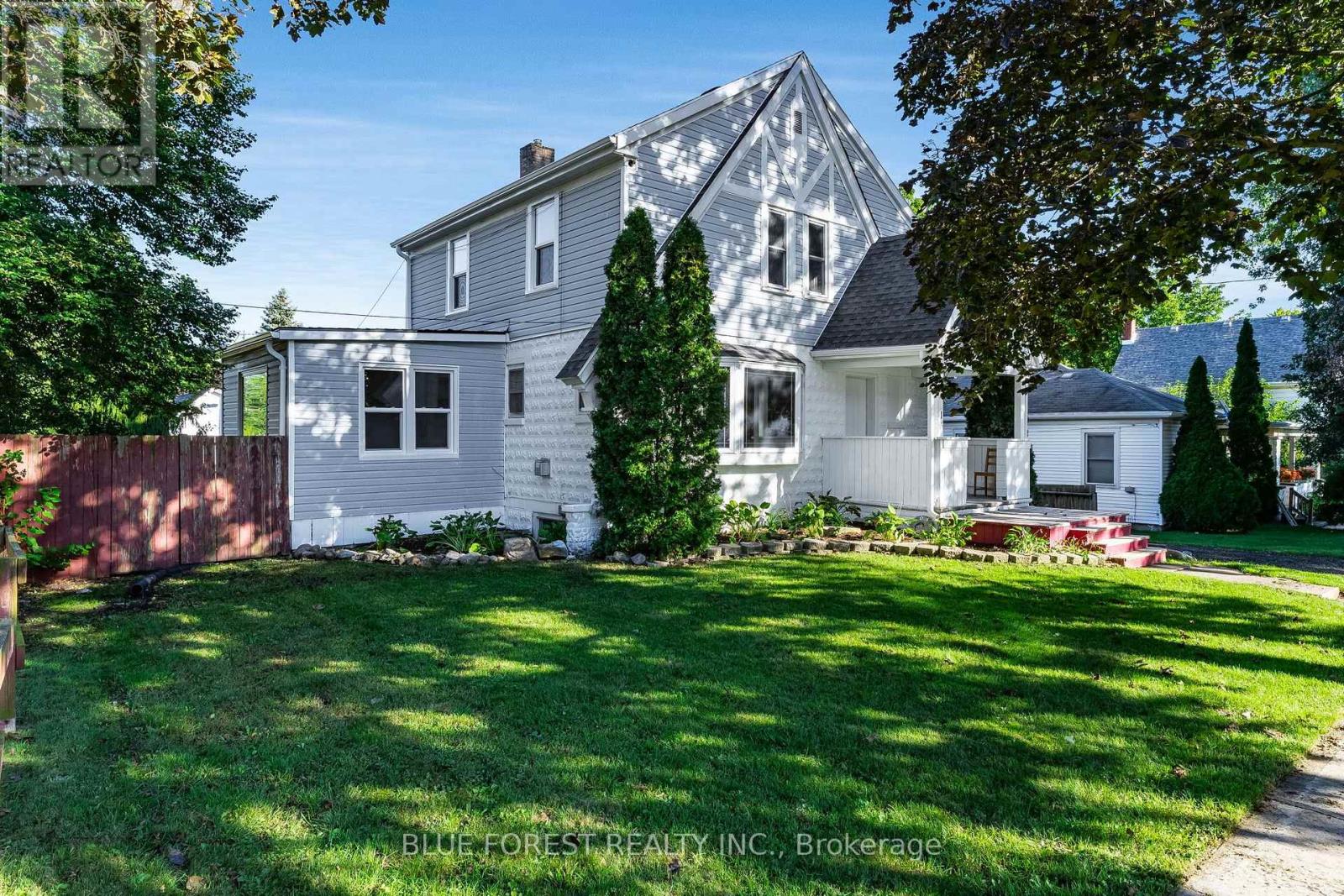 16 YORK STREET E, Chatham-Kent, Ontario