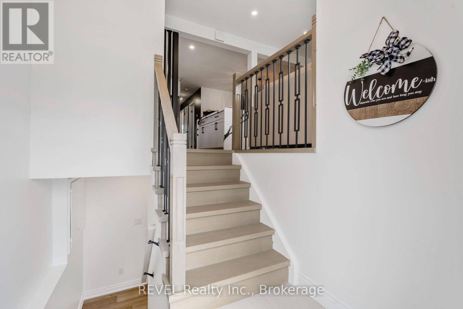 4966 Windgate Drive, Niagara Falls, Ontario  L2H 2Z7 - Photo 4 - X13812350