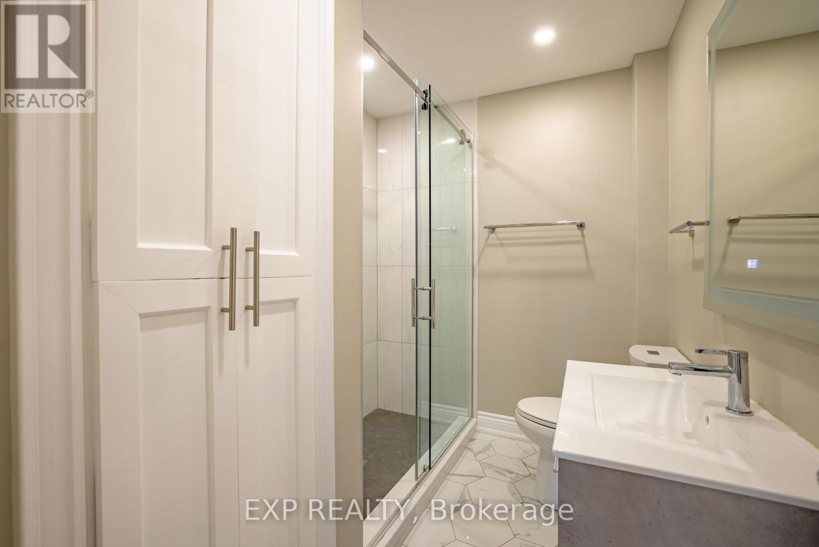 Upper - 293 Mcalpine Avenue S, Welland, Ontario  L3B 1V1 - Photo 11 - X13813256