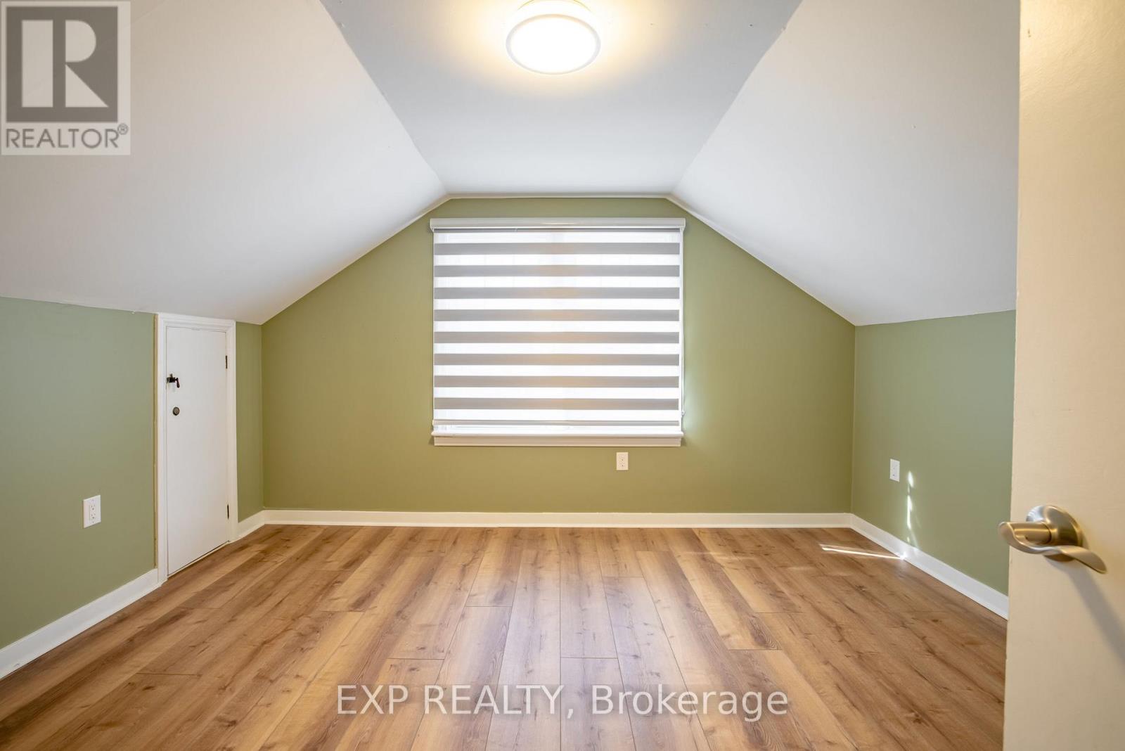 Upper - 293 Mcalpine Avenue S, Welland, Ontario  L3B 1V1 - Photo 16 - X13813256