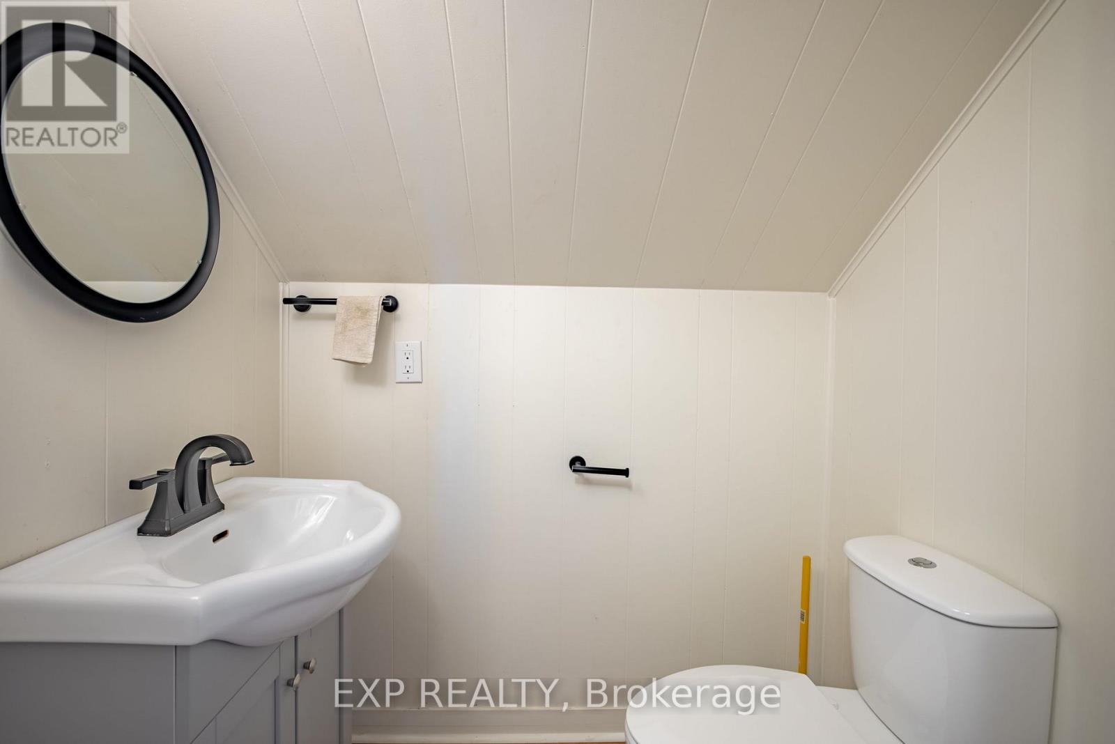 Upper - 293 Mcalpine Avenue S, Welland, Ontario  L3B 1V1 - Photo 20 - X13813256