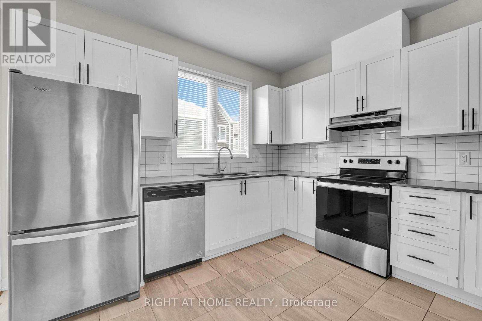 4146 Obsidian Street, Ottawa, Ontario  K2J 6X6 - Photo 11 - X13813050