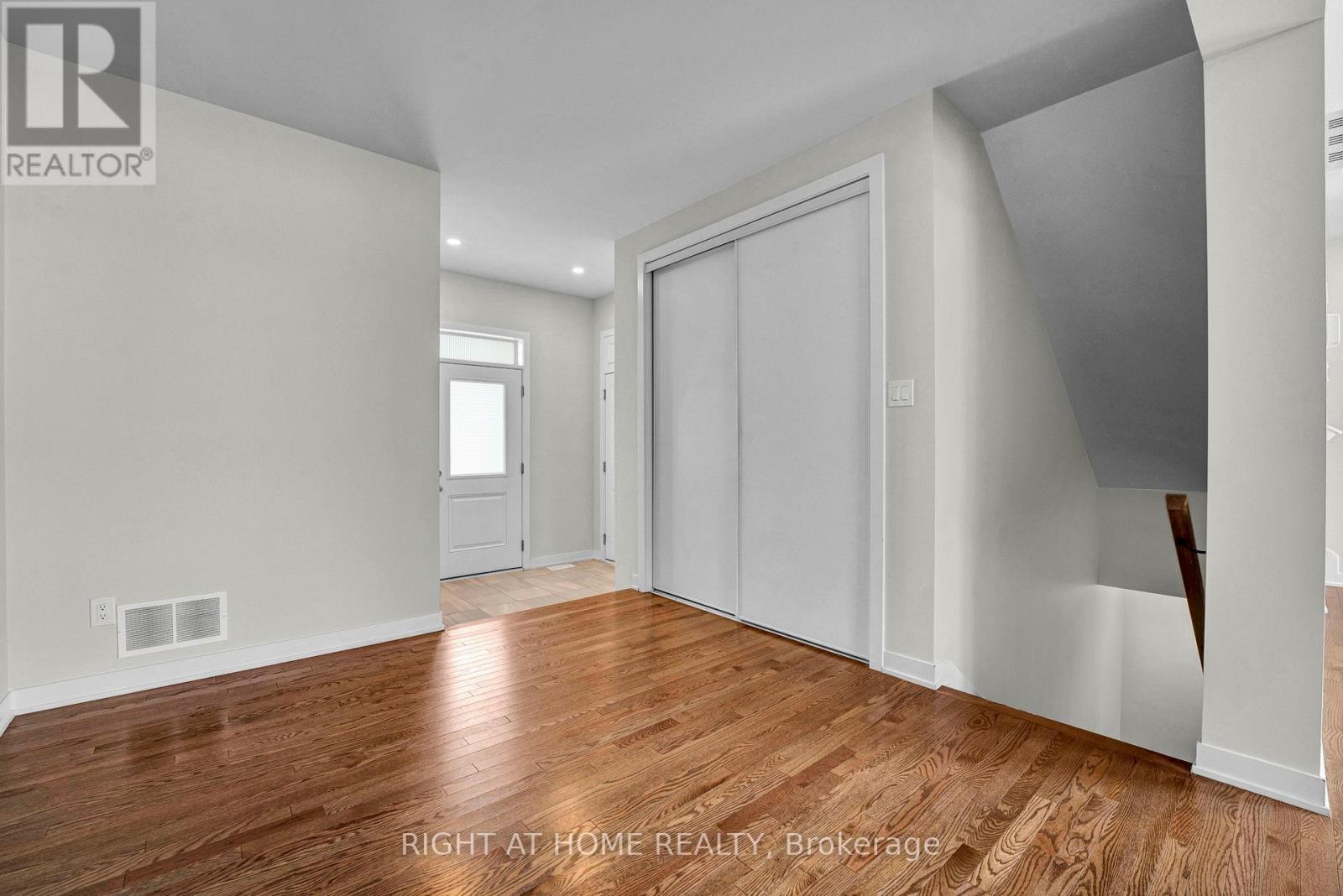 4146 Obsidian Street, Ottawa, Ontario  K2J 6X6 - Photo 8 - X13813050