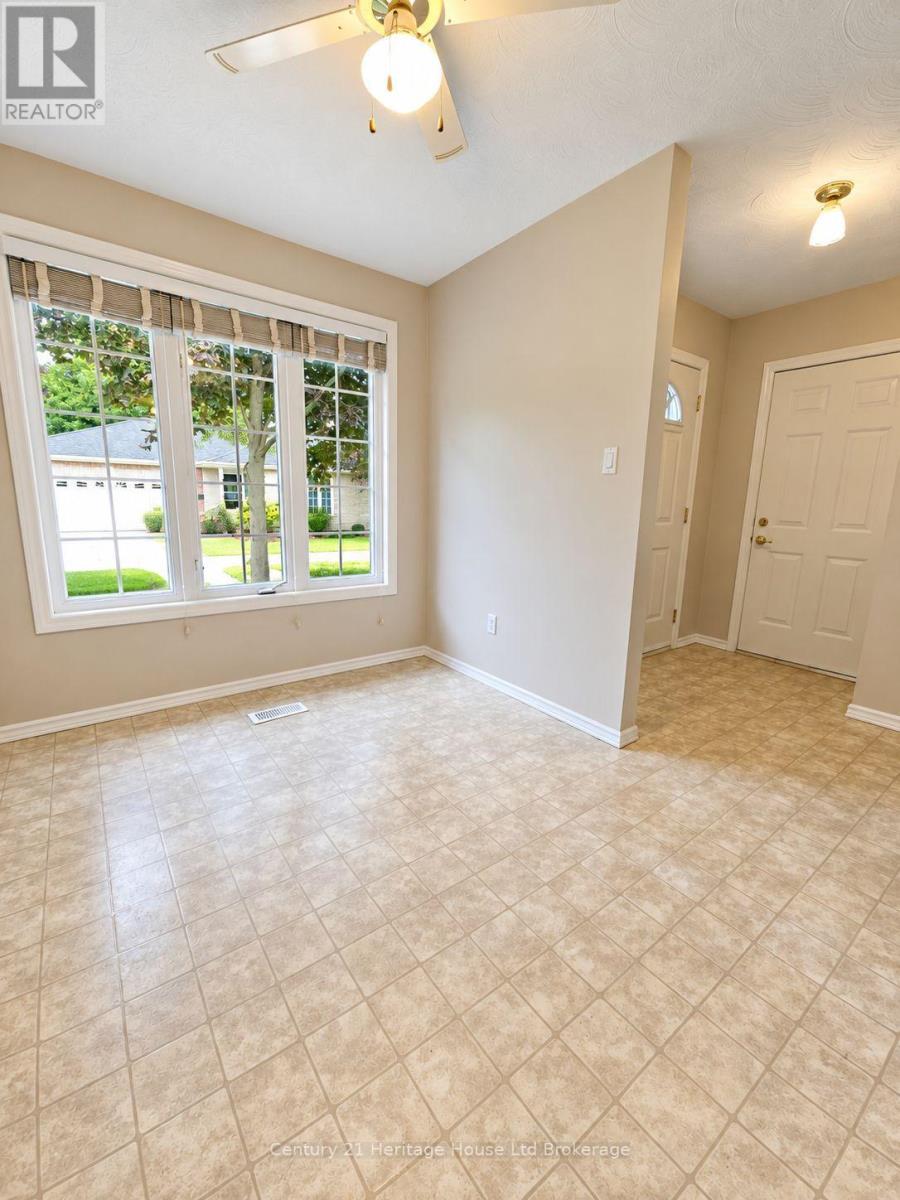 28 - 928 Lorene Street, Woodstock, Ontario  N4S 5N8 - Photo 6 - X13812982