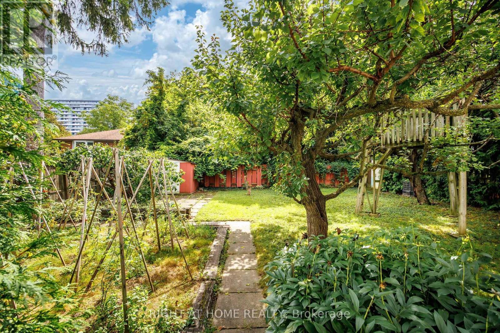 99 Elmhurst Avenue, Toronto, Ontario  M2N 1R7 - Photo 15 - C13812942