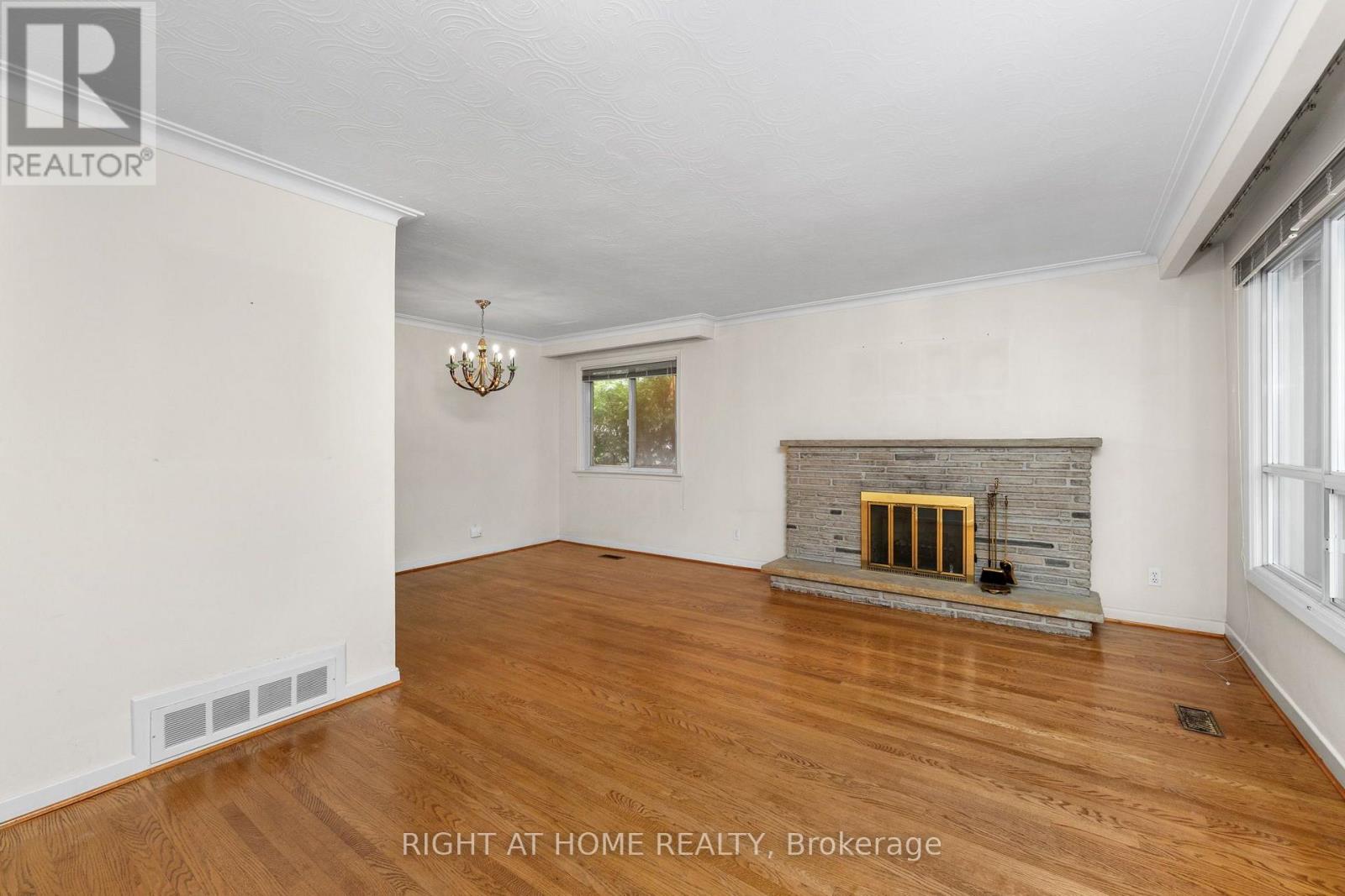 99 Elmhurst Avenue, Toronto, Ontario  M2N 1R7 - Photo 6 - C13812942