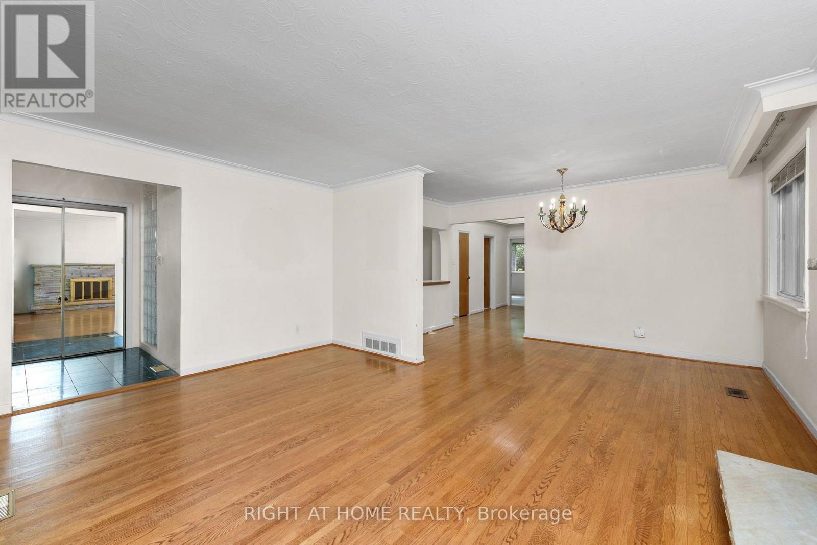 99 Elmhurst Avenue, Toronto, Ontario  M2N 1R7 - Photo 8 - C13812942