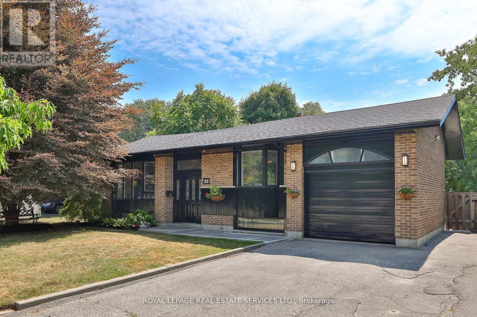 45 Doonaree Drive, Toronto, Ontario  M3A 1M5 - Photo 1 - C13813076