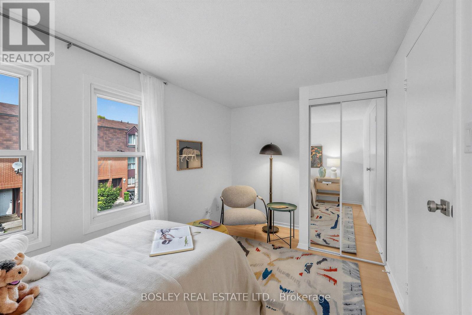 153 Lambertlodge Avenue, Toronto, Ontario  M6G 3X4 - Photo 21 - C13813094