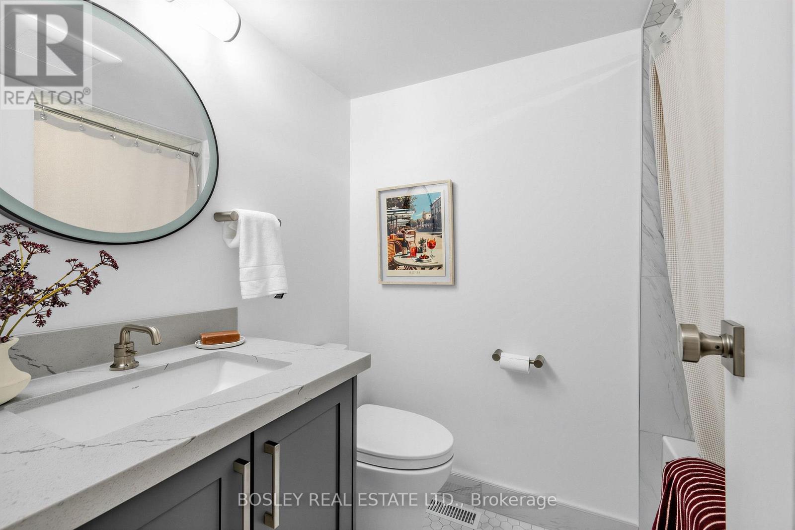 153 Lambertlodge Avenue, Toronto, Ontario  M6G 3X4 - Photo 22 - C13813094