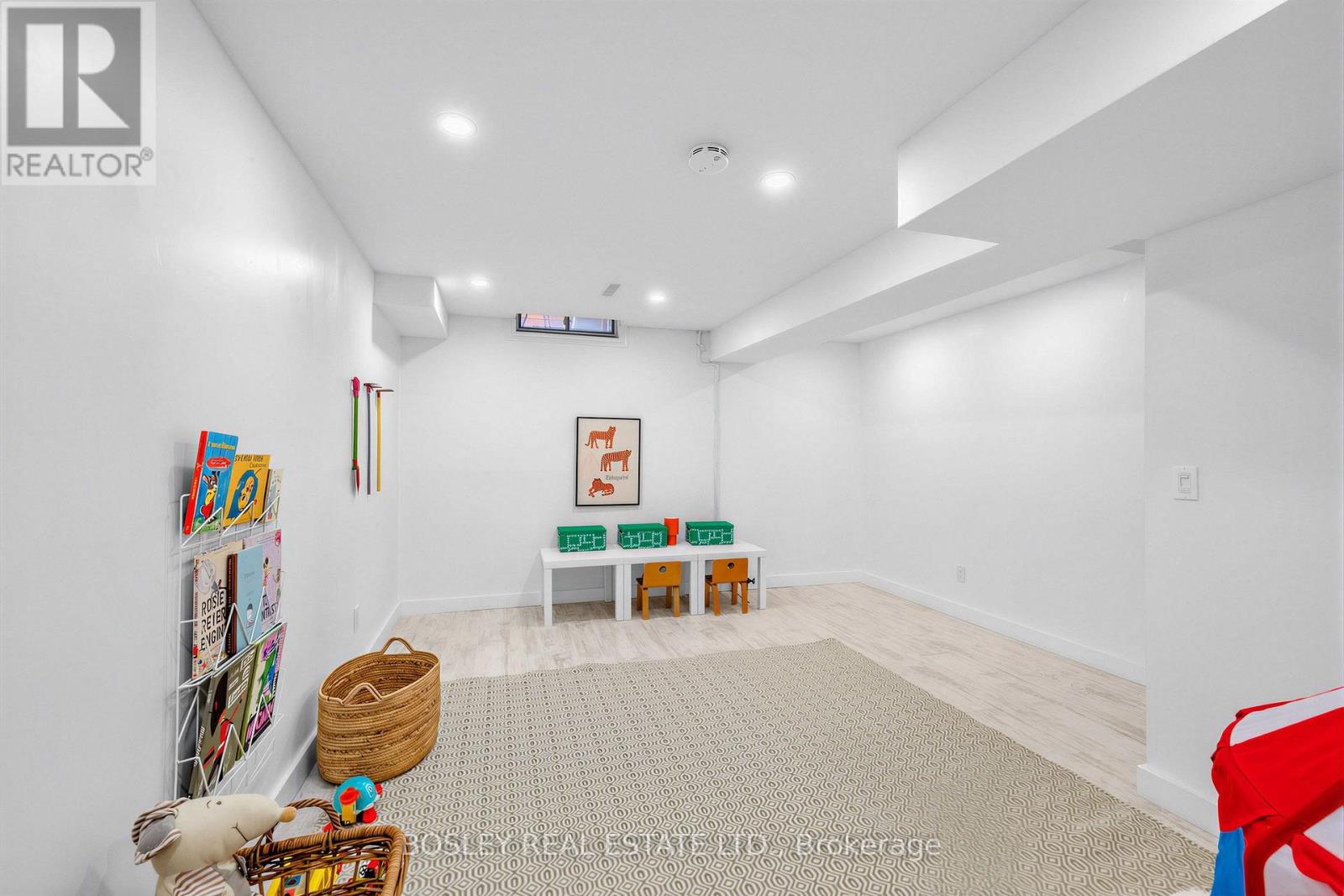 153 Lambertlodge Avenue, Toronto, Ontario  M6G 3X4 - Photo 24 - C13813094