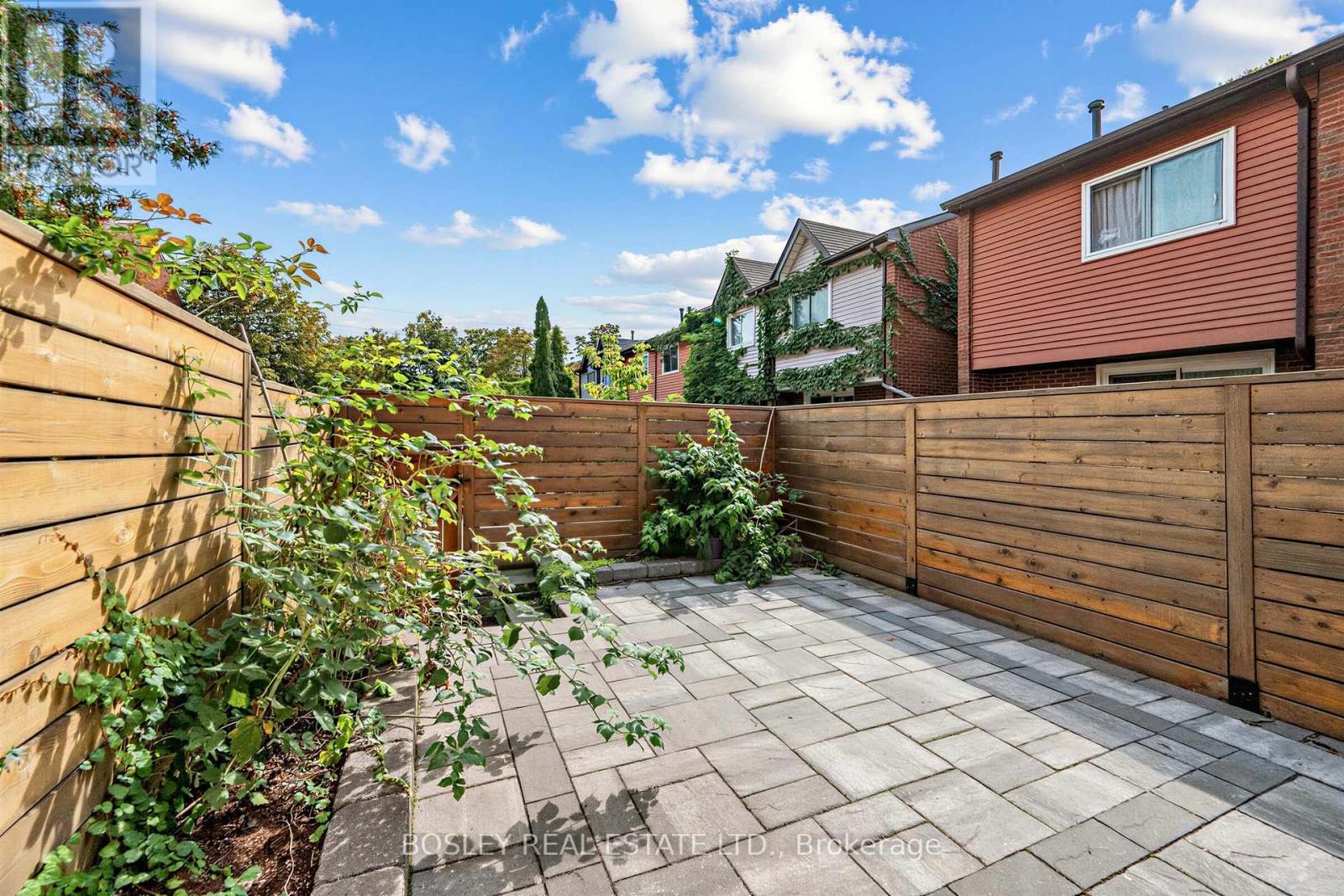 153 Lambertlodge Avenue, Toronto, Ontario  M6G 3X4 - Photo 26 - C13813094
