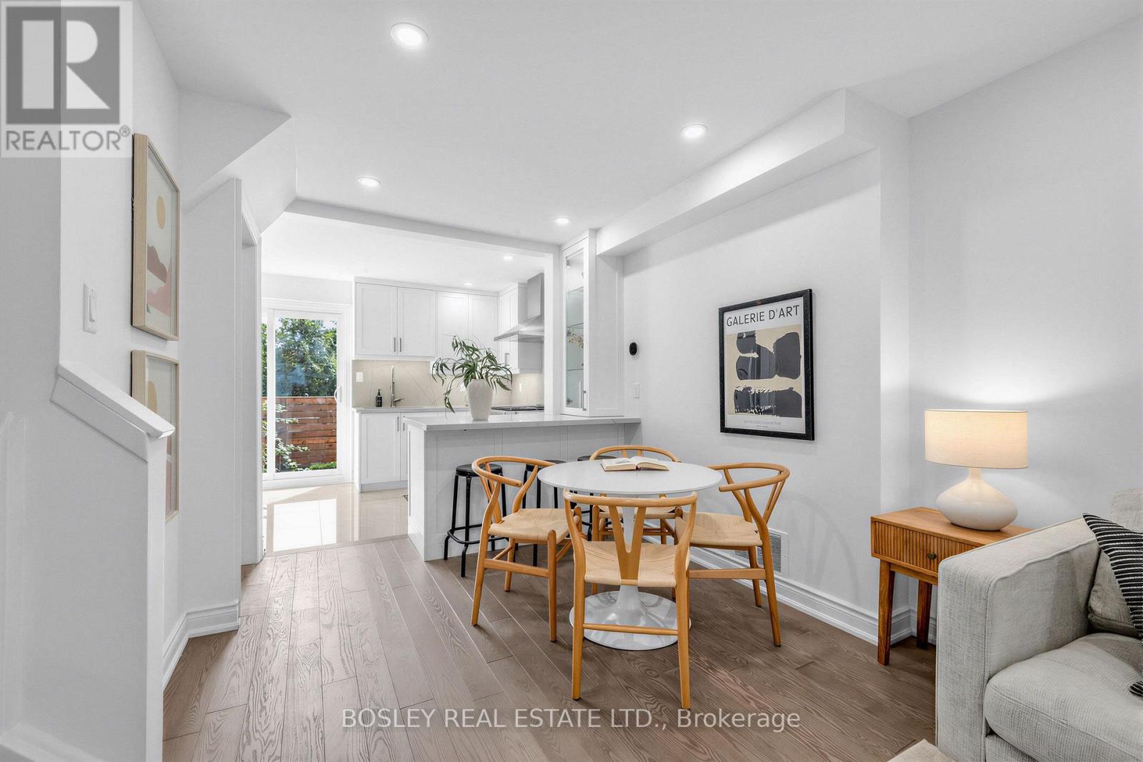 153 Lambertlodge Avenue, Toronto, Ontario  M6G 3X4 - Photo 5 - C13813094
