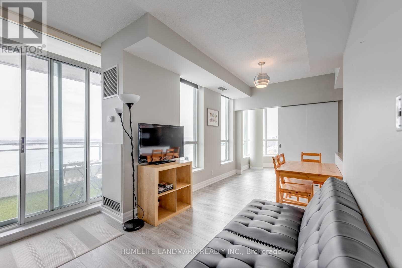 2320 - 230 Queens Quay W, Toronto, Ontario  M5J 2Y7 - Photo 2 - C13813108