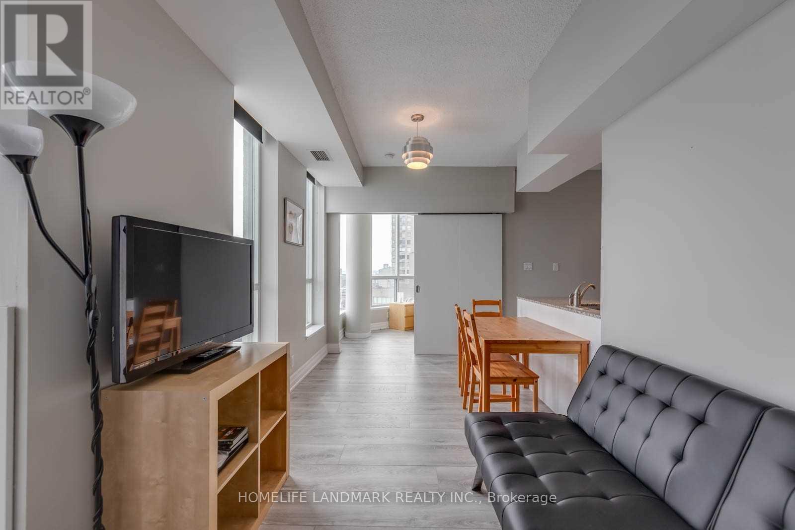 2320 - 230 Queens Quay W, Toronto, Ontario  M5J 2Y7 - Photo 3 - C13813108